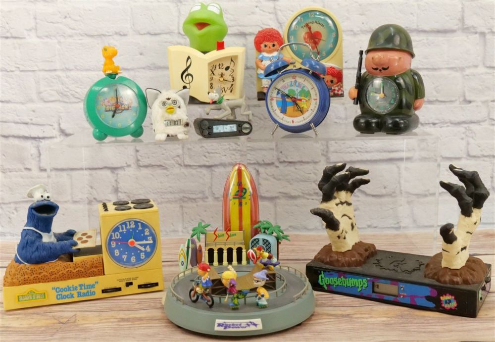 Lot 183: Lot of 10 Novelty Clocks