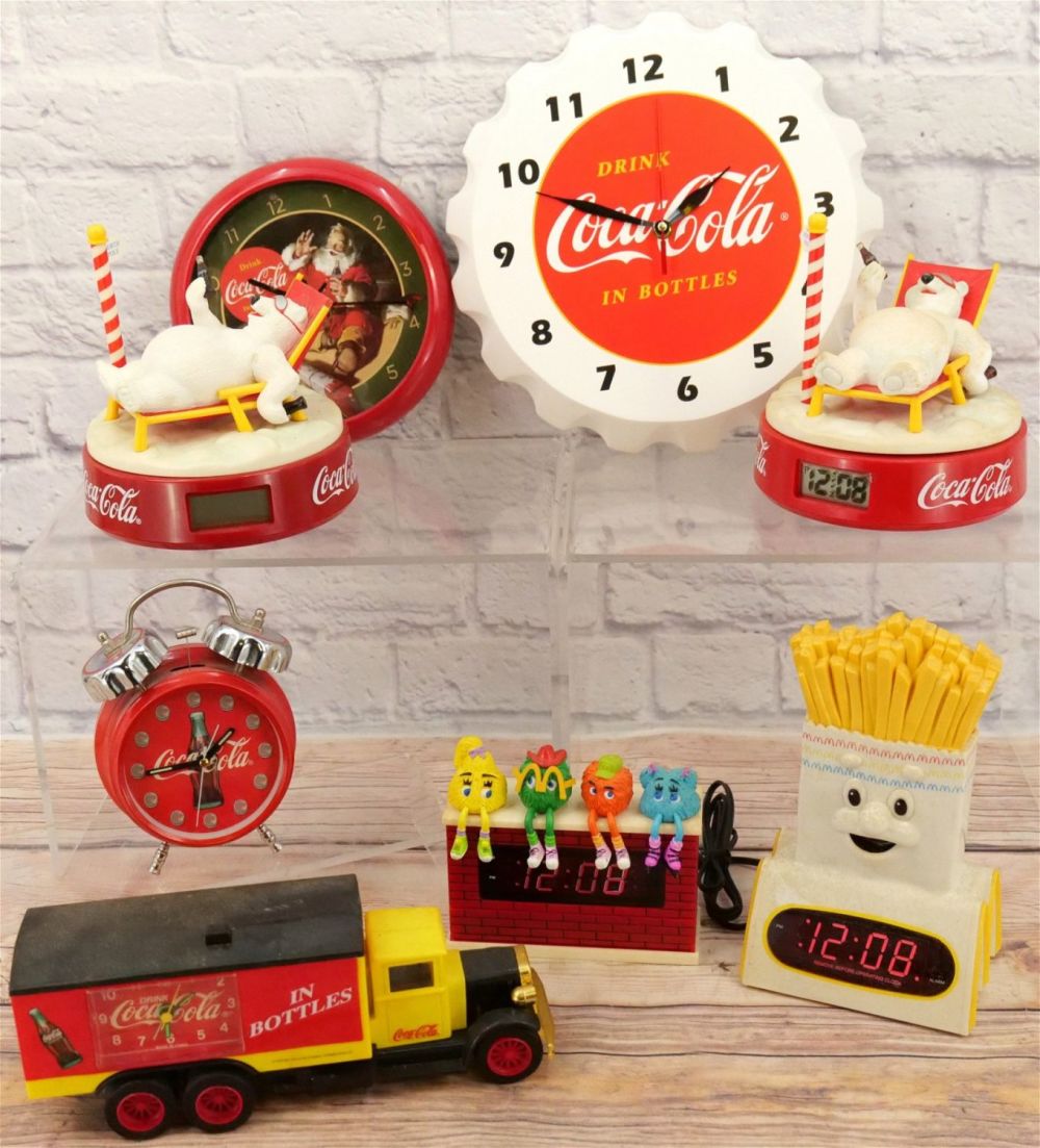 Lot 189: Lot of 8 Novelty Clocks