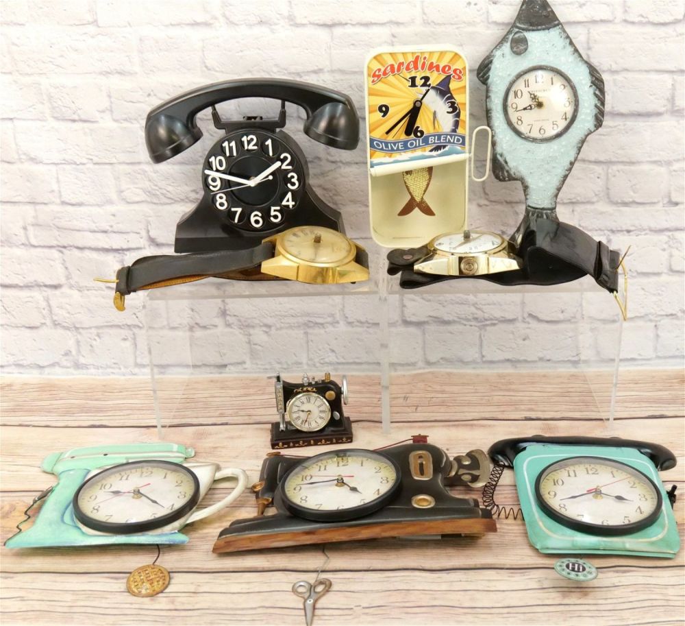 Lot 194: Lot of 12 Novelty Clocks