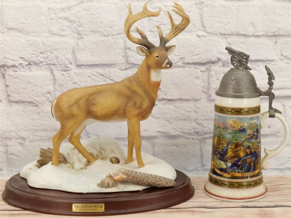 Lot 215: Lot of 2 Collectibles