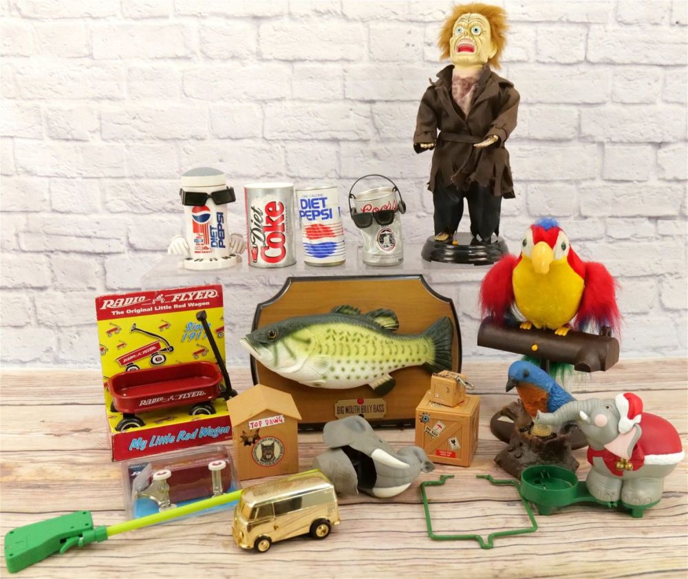 Lot 220: Lot of Mixed Collectibles