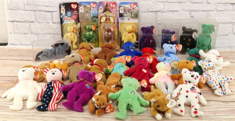 Lot 246: Lot of Beanie Babies