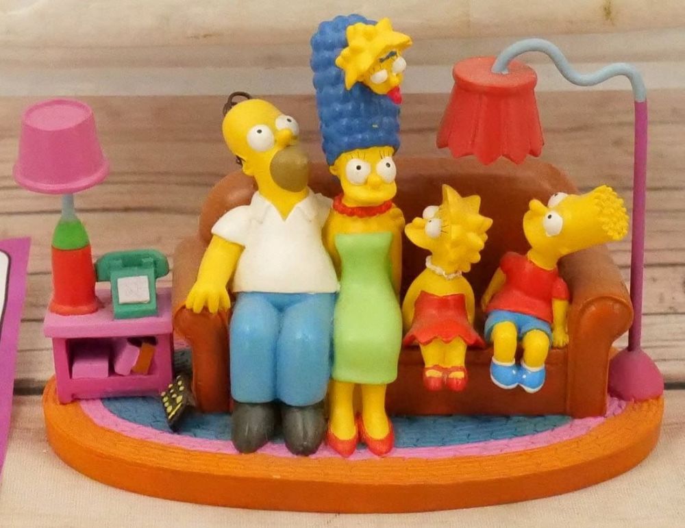 Lot 190: Lot of 2 Hamilton Collection Simpsons Figurines