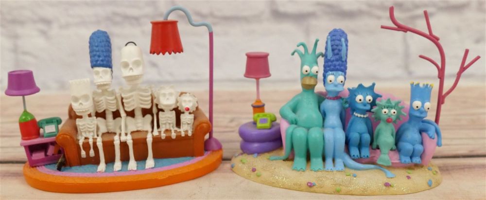 Lot 193: Lot of 2 Hamilton Collection Simpsons Figurines