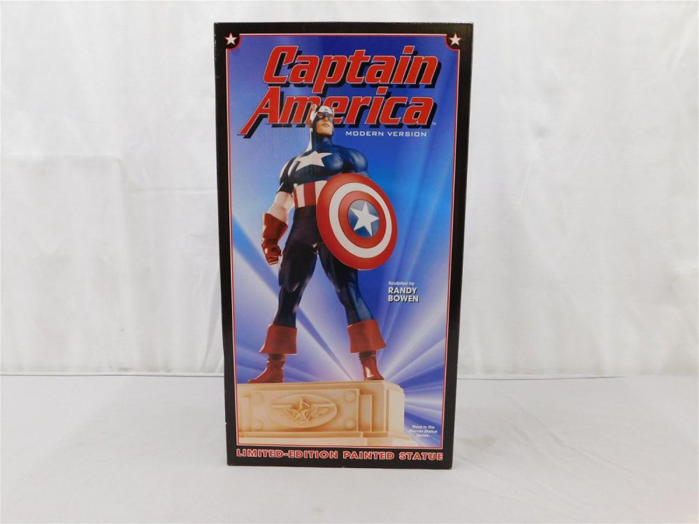 Lot 167: Bowen Designs Marvel Captain America Modern Version Statue