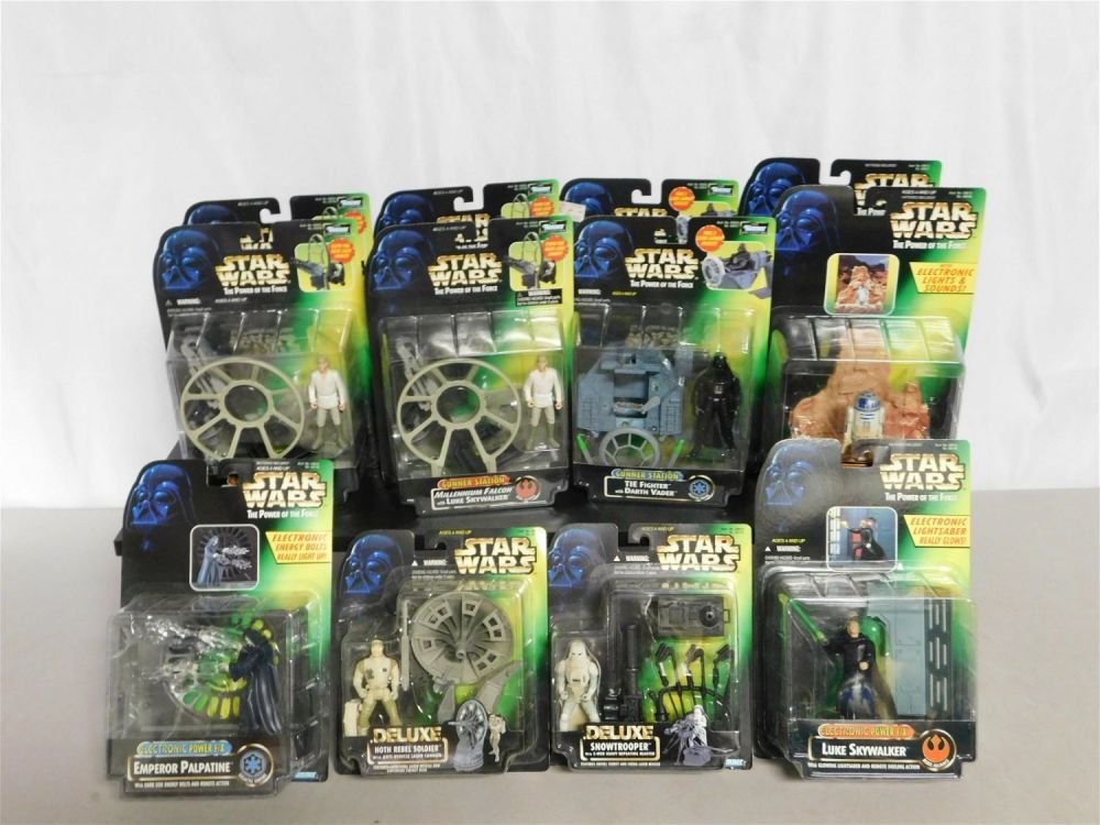 Lot 157: Lot of 12 Star Wars Action Figures