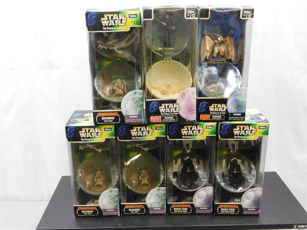 Lot 215: Lot of 7 Star Wars Power of the Force Complete Galaxy's