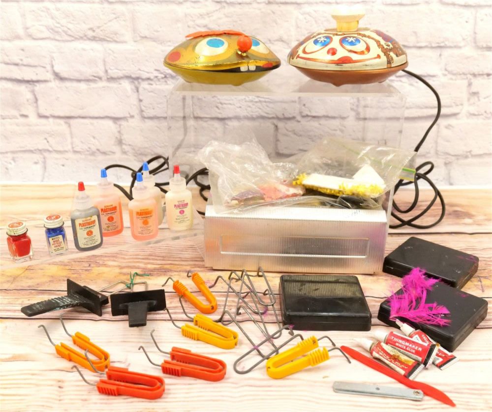 Lot 156: Lot of Mattel Thingmaker's and Incredible Edible Makers