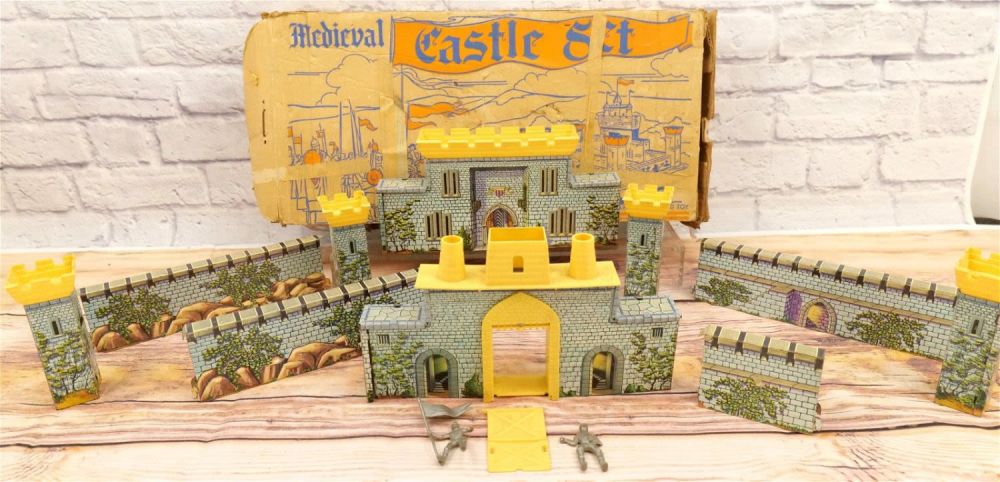 Lot 177: Marx Medieval Castle Set