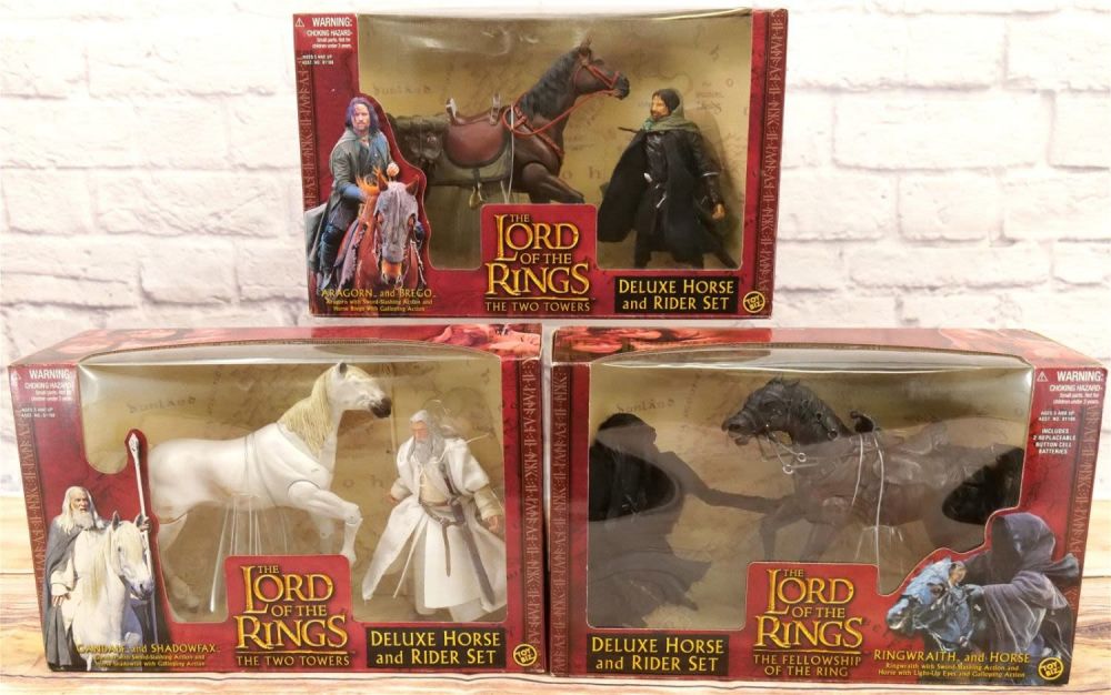 Lot 210: Lot of 3 LOTR Deluxe Horse and Rider Figure Sets