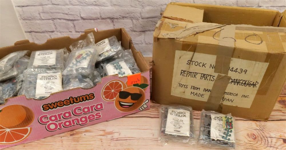 Lot 274: Very Large Lot of Tomy Robostrux Special Edition - 84 Pieces