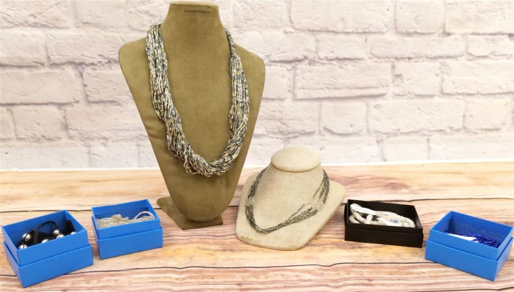 Lot 154: Lot of Himalayan Gems Jewelry