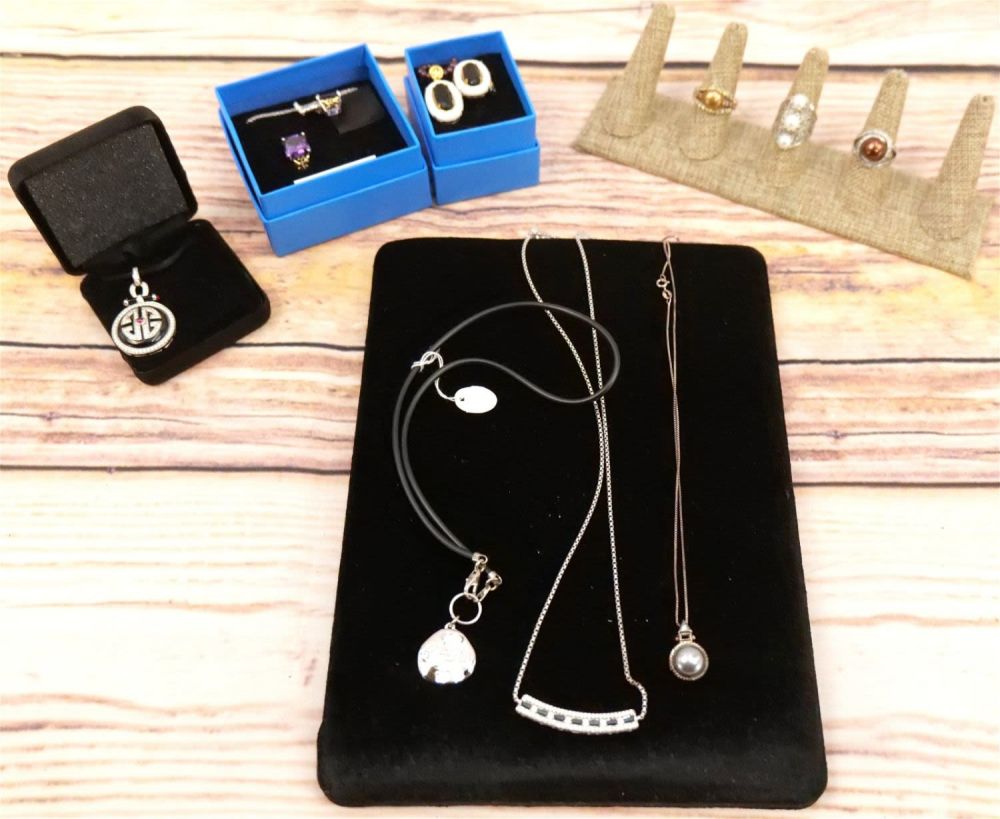 Lot 188: Lot of Sterling Jewelry