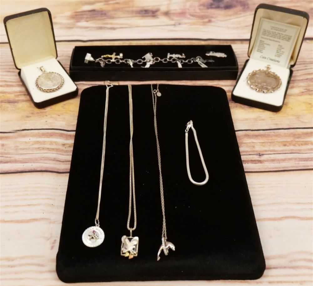 Lot 189: Lot of Sterling Jewelry