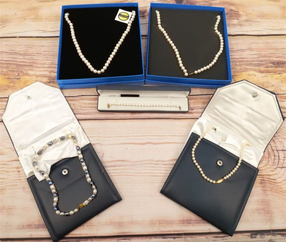 Lot 212: Lot of Pearl with 14k Clasp Jewelry