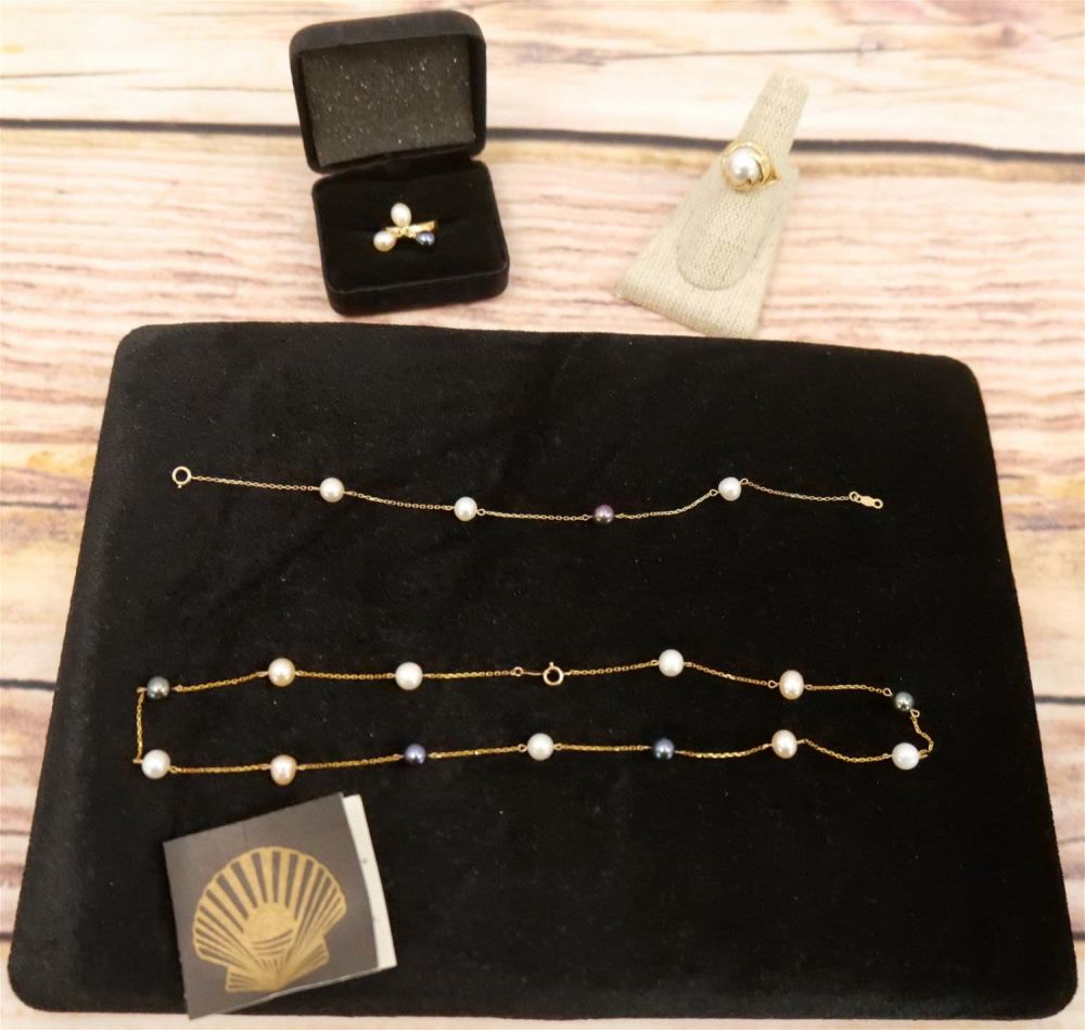 Lot 223: Lot of 10k and Pearl Jewelry