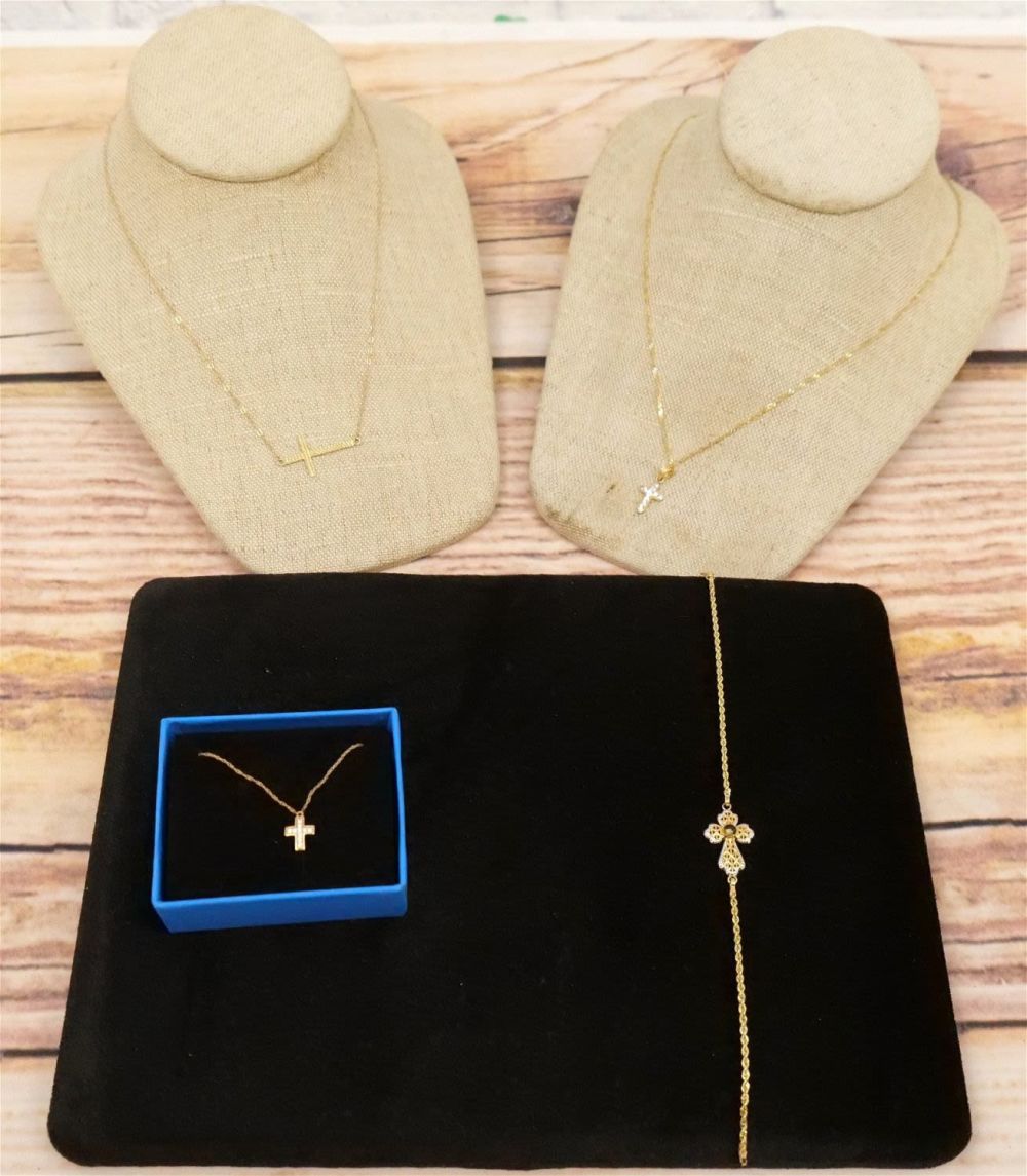 Lot 224: Lot of 10k Cross Jewelry