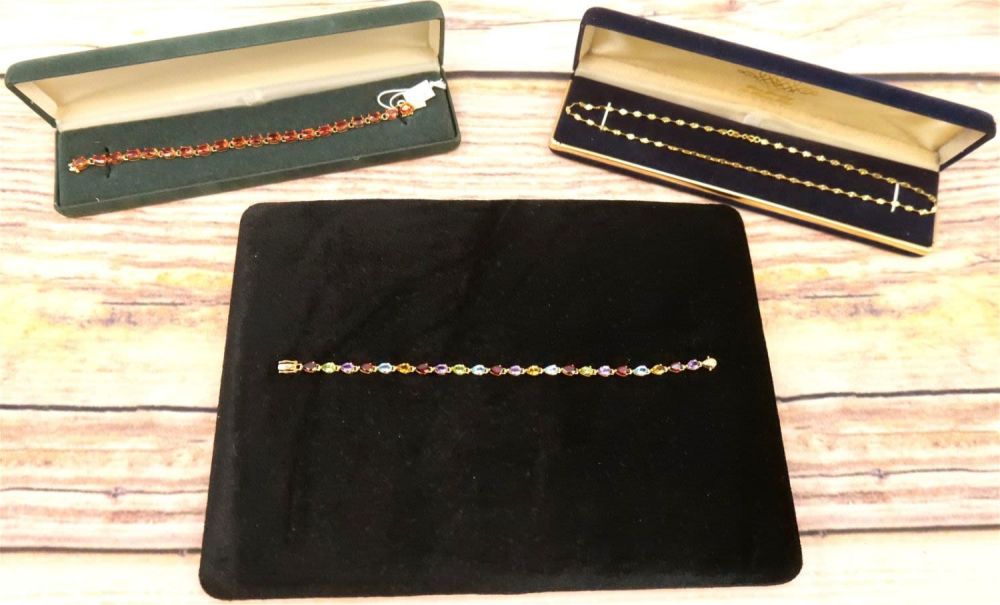 Lot 225: Lot of 10k Gold Jewelry
