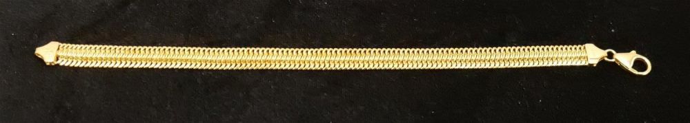 Lot 236: 14k Yellow Gold Ladies Bracelet