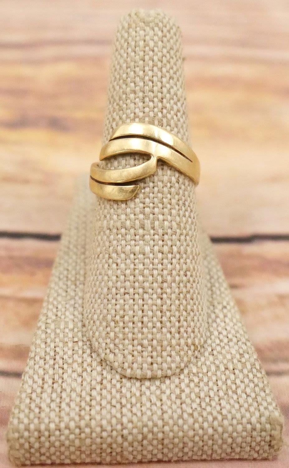 Lot 246: 14k Yellow Gold Ladies Ring