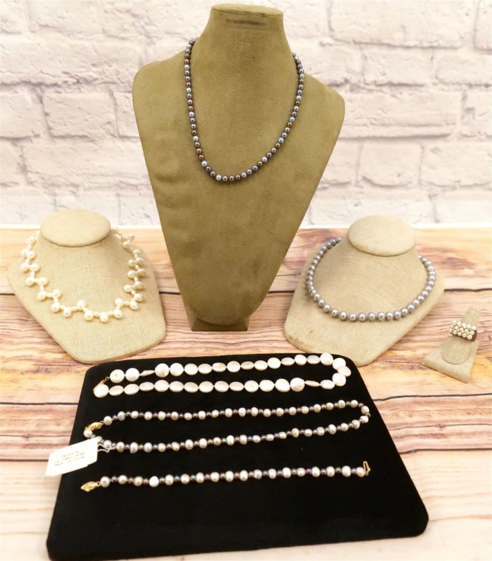 Lot 250: Lot of 14k and Pearl Jewelry