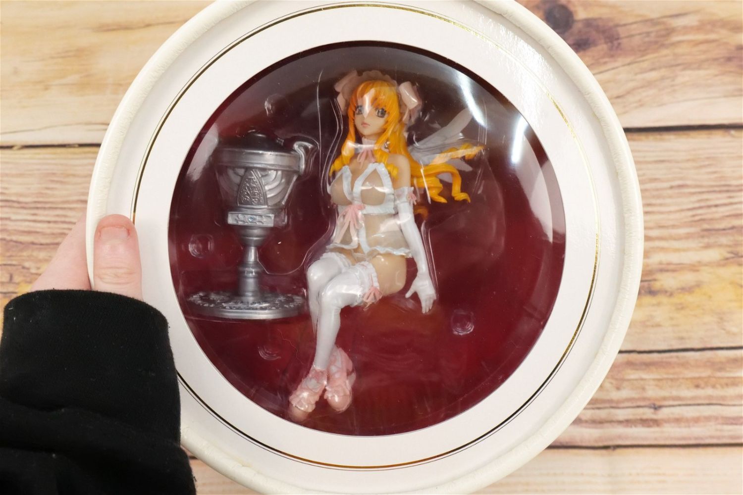 Lot 80 - Toranoana Fine Scenery Noir Et Blanc Angel Figure