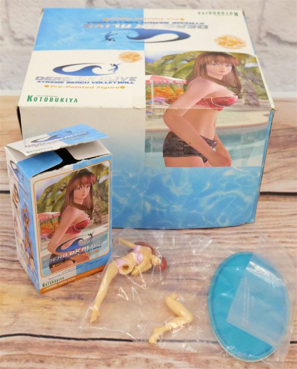 Lot 235: Kotobukiya Dead or Alive Mystery Pack Figures