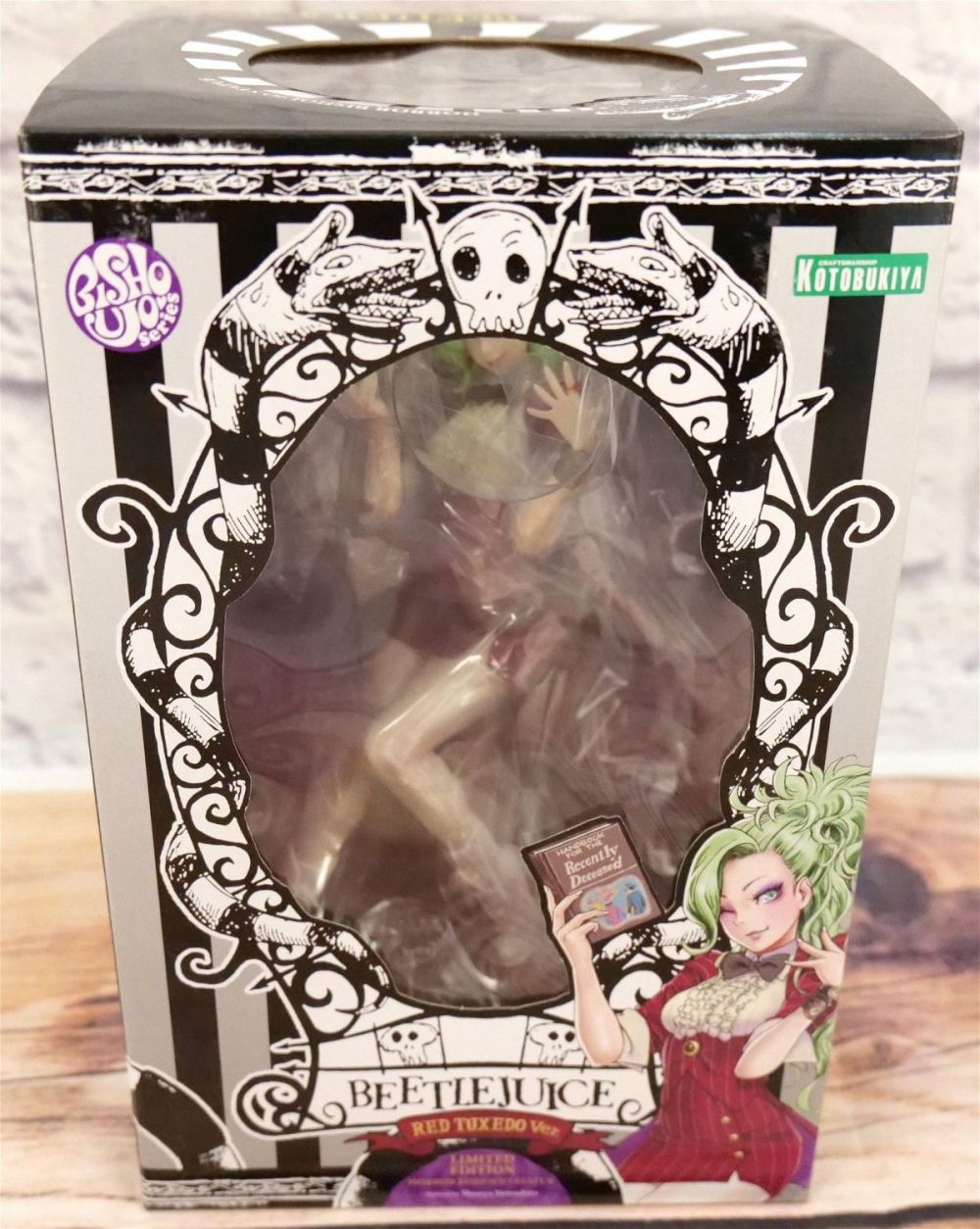 Lot 243: Kotobukiya Bishoujo Beetlejuice Figure