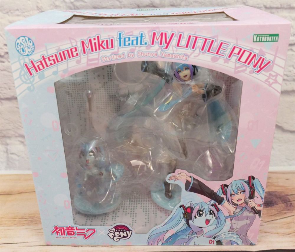 Lot 246: Kotobukiya Bishoujo Hatsune Miko My Little Pony Figure