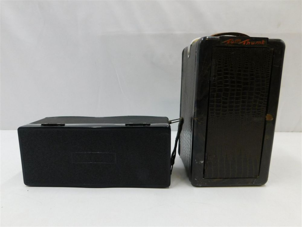 Lot 324: Lot of 2 Vintage Radios