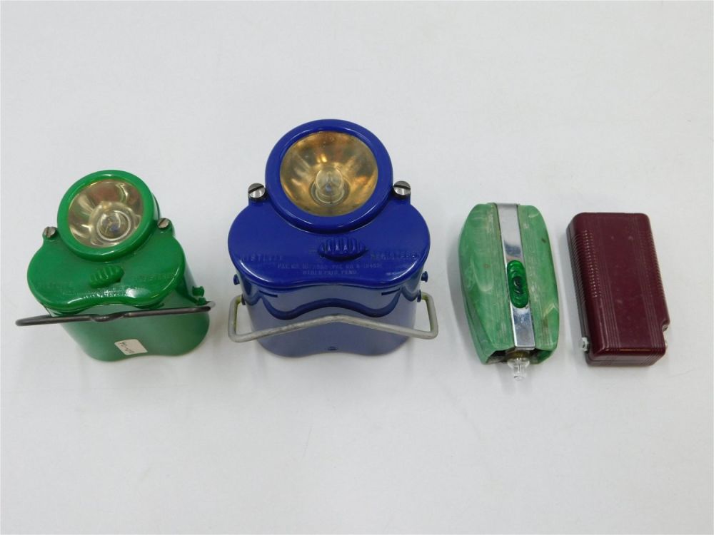Lot 152: Lot of 4 Vintage Flashlights