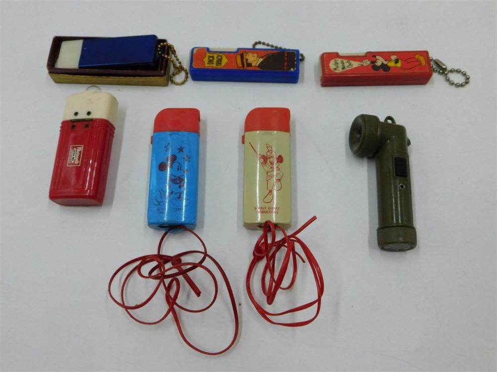 Lot 158: Lot of 7 Vintage Battery Operated Pocket Flashlights