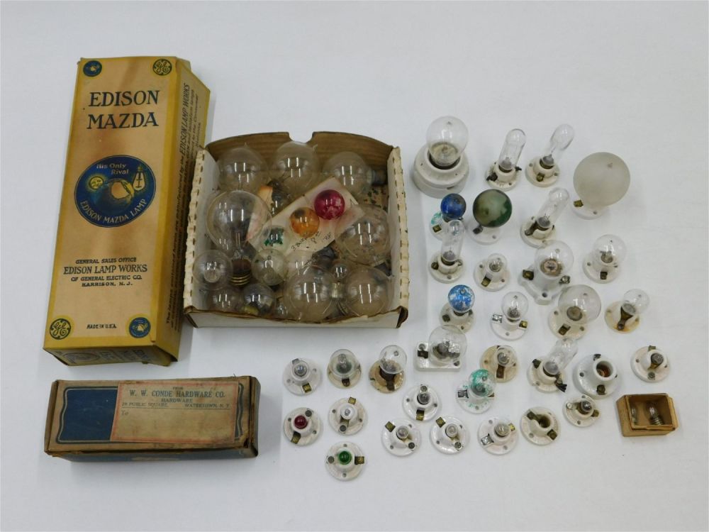 Lot 199: Lot of Various Lightbulbs and Fixtures