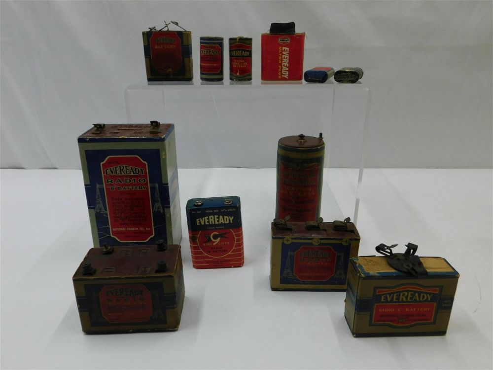 Lot 242: Lot of 12 Vintage Eveready Batteries