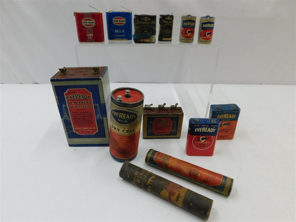 Lot 256: Lot of 13 Vintage Eveready Batteries