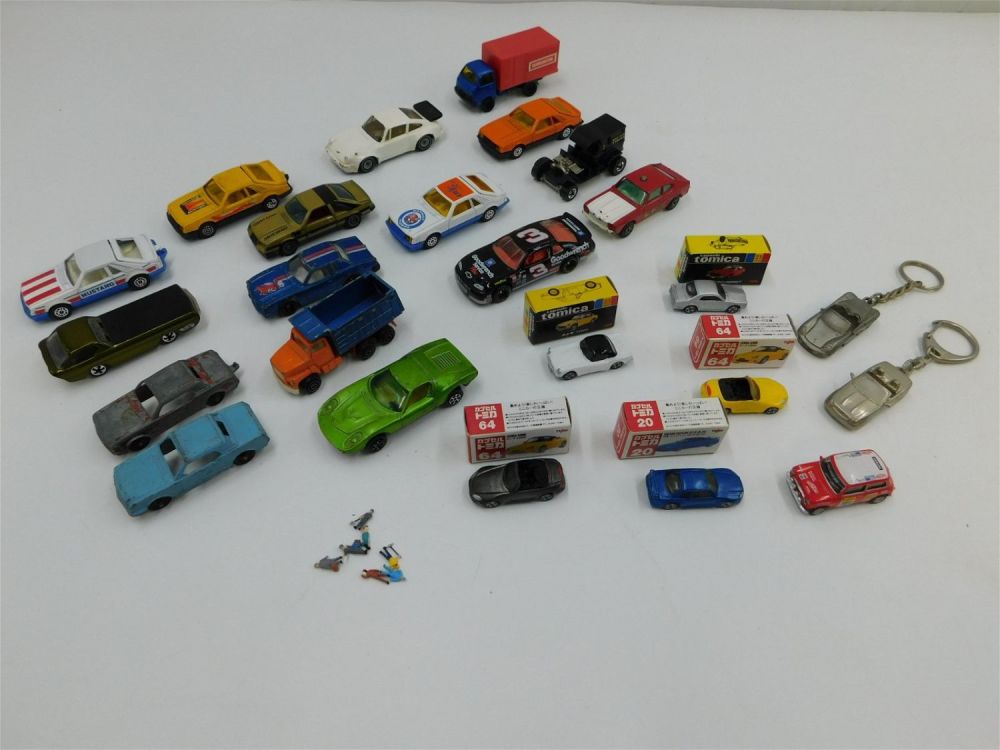 Lot 153: Lot of 24 Mixed Diecast and Miniature Cars