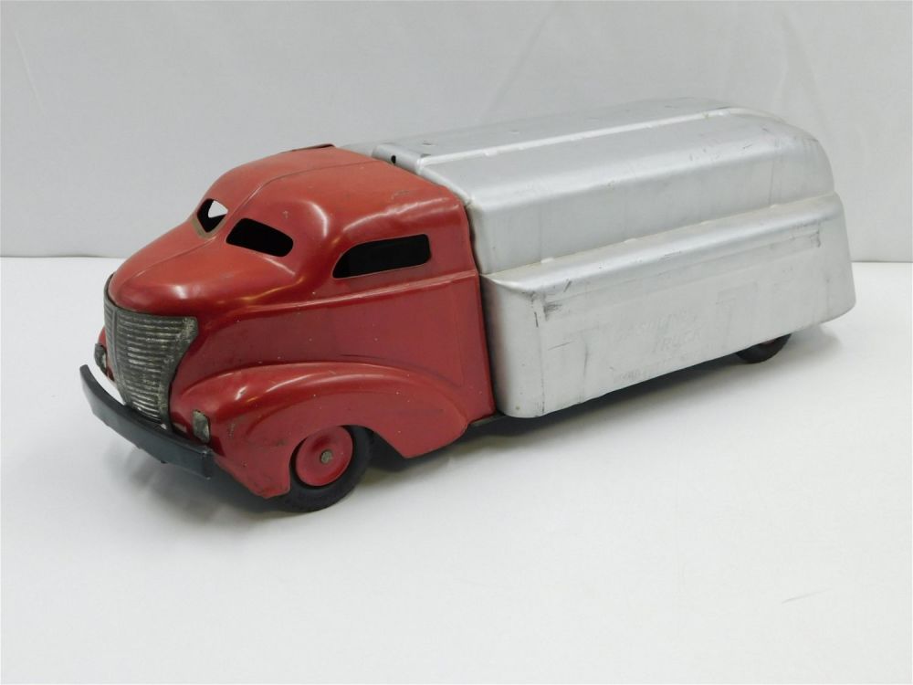 Lot 158: Wyandotte Pressed Steel Gasoline Truck