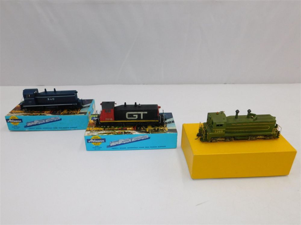 Lot 165: Lot of 3 HO Scale Vintage Diesel Locomotives
