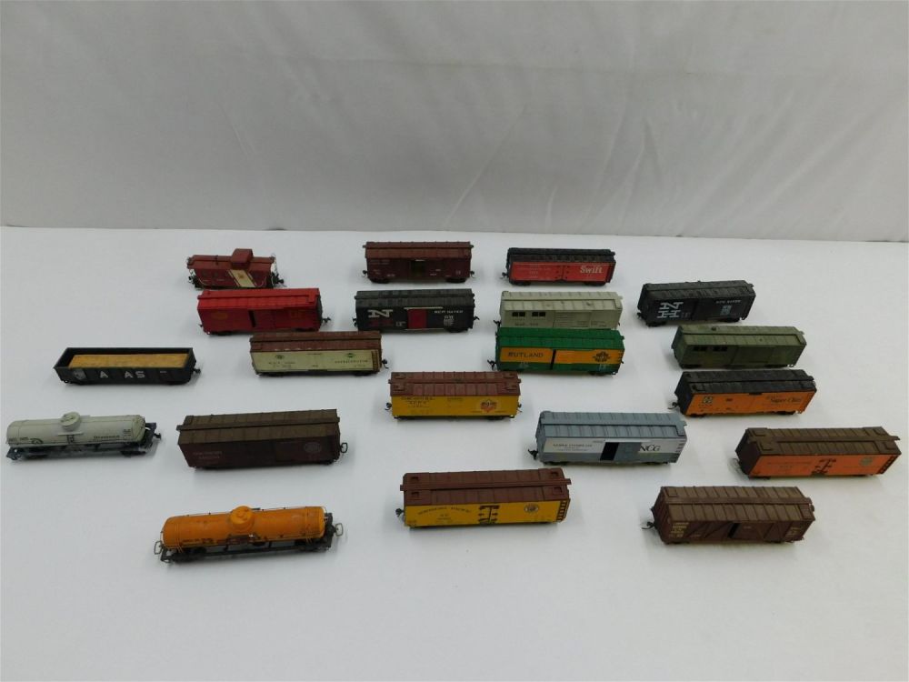 Lot 168: Lot of 20 HO Scale Rolling Stock