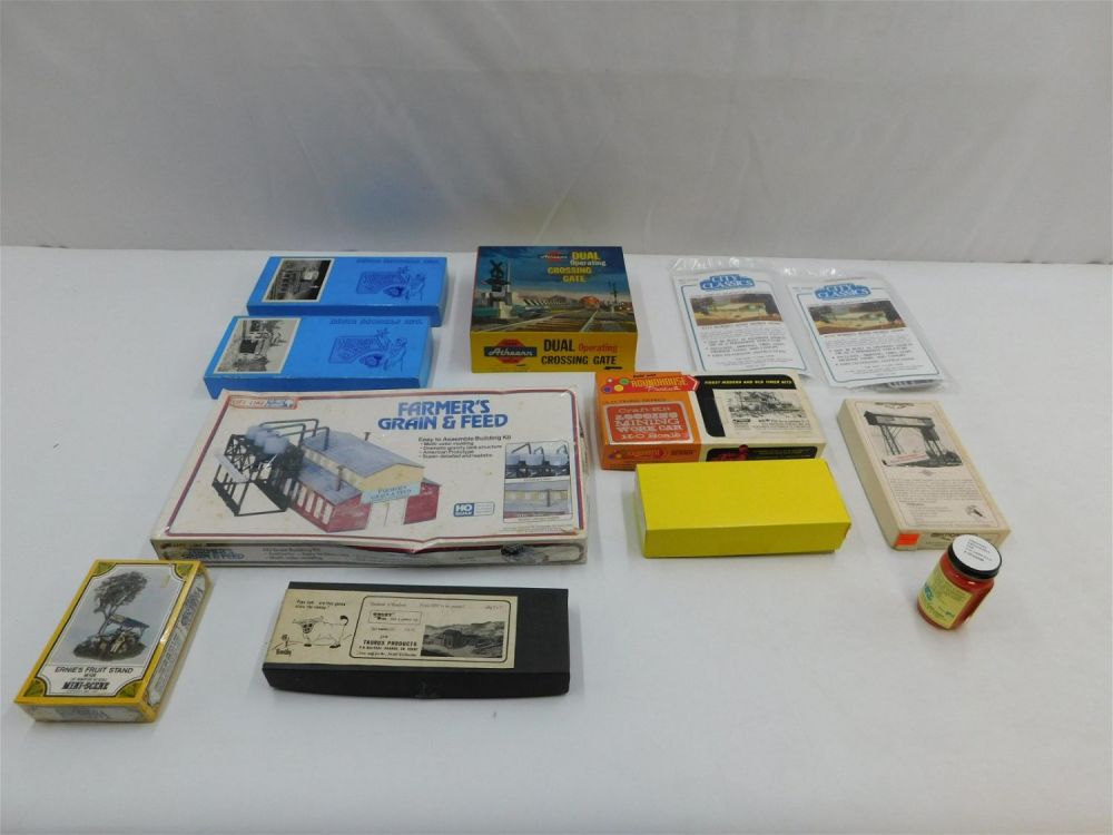Lot 184: Large Lot of HO Train Accessories