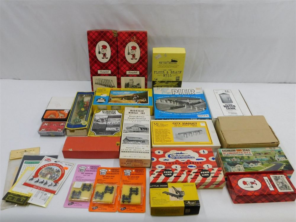 Lot 185: Large Lot of HO Train Accessories