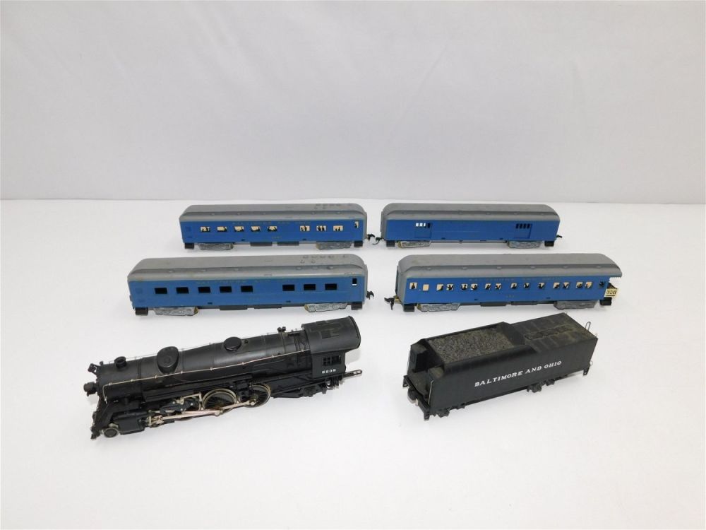 Lot 198: HO Scale B&O Passenger Car Set