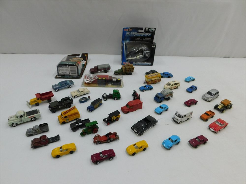 Lot 226: Lot of Newer and Vintage Cars