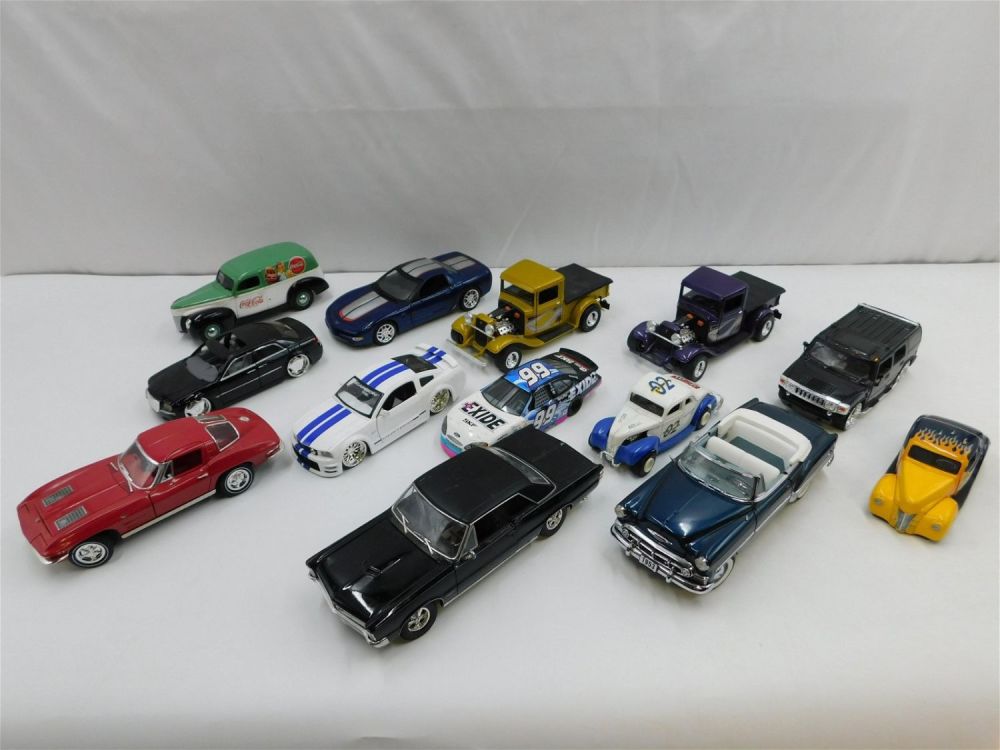 Lot 228: Lot of 13 Diecast Cars