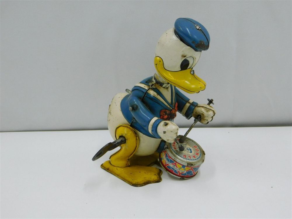 Lot 187: Vintage Donald Duck The Drummer Linemar Tin Litho Wind Up Toy