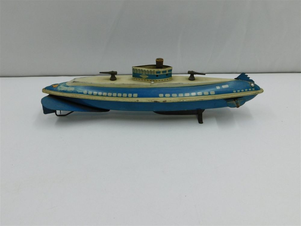 Lot 193: Vintage Wolverine Tin Litho Key Wind Submarine