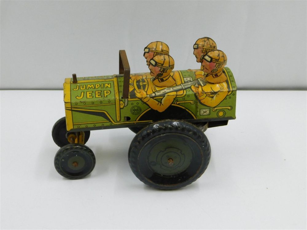 Lot 194: Vintage Marx Tin Litho Jumping Jeep Toy #22C Military Toy
