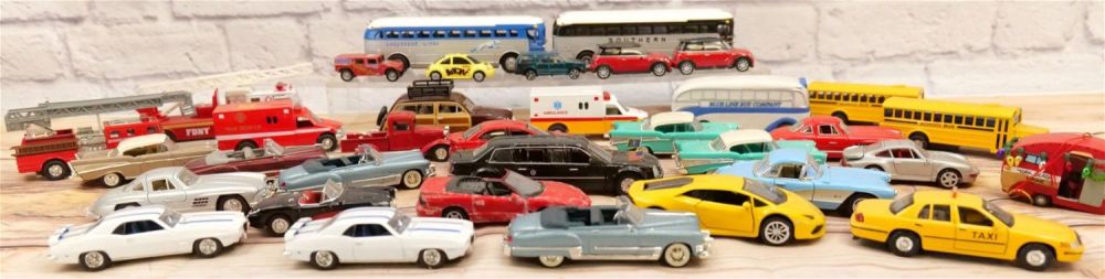 Lot 152: Group Lot of O27 Gauge Car Accessories