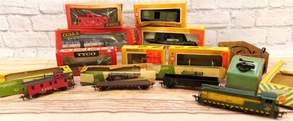Lot 181: Group Lot of HO Rolling Stock