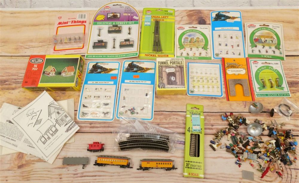 Lot 188: Lot of N Gauge Train Accessories
